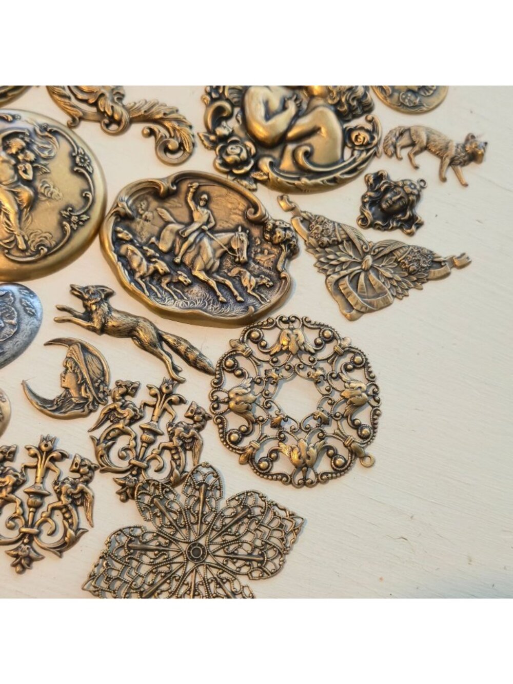 Art Nouveau style Brass Stampings LOT findings Jewelry Crafts Embellishment x30 - Picture 10 of 13